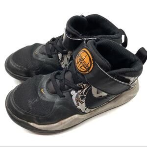 3/$30 Nike | Team Hustle D9 GRFT PST Kid's Shoe